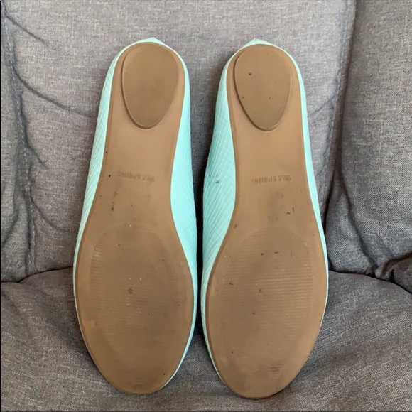 !!!!SOLD!!!! Mint ballet flats - Picture 3 of 4